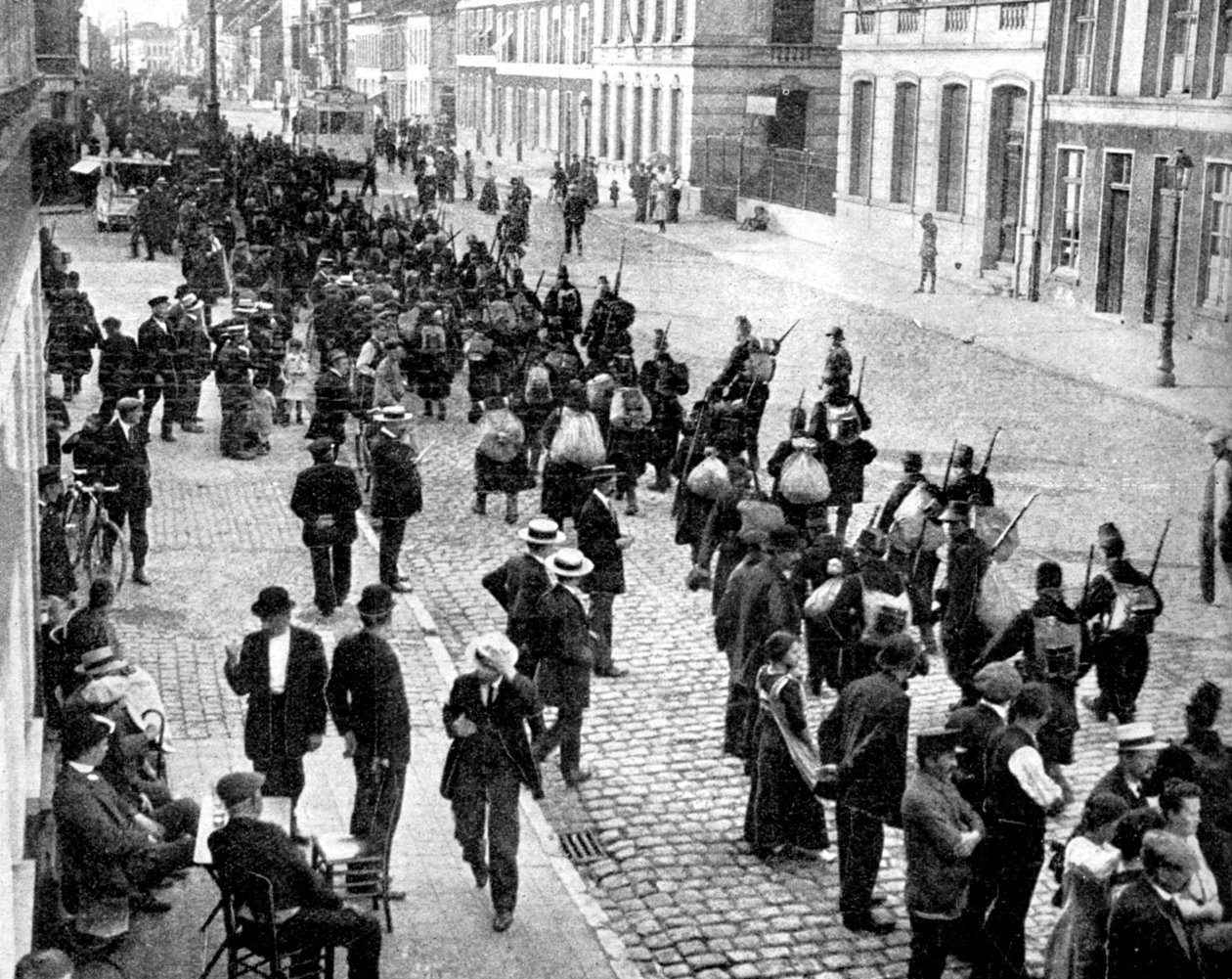 Ett belgiskt regemente retirerar till Antwerpen, första världskriget, 1914 av Unbekannt