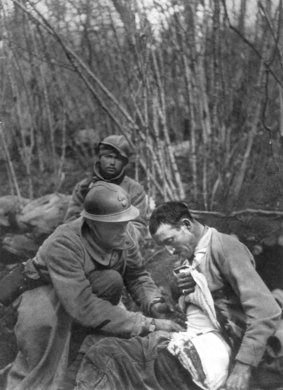 En fransk soldats sår behandlas, första världskriget, Frankrike, 1916 av Unbekannt