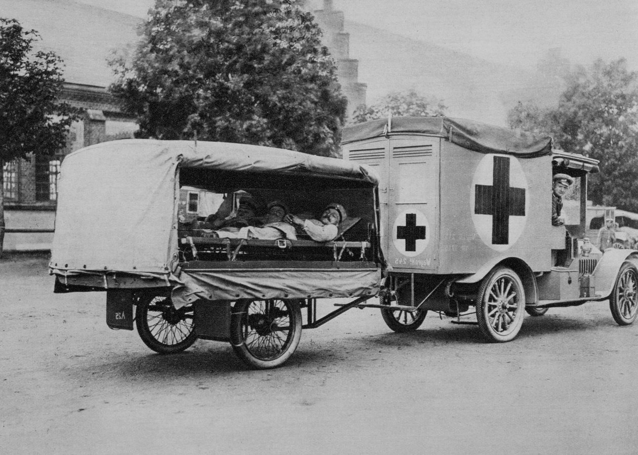 En tysk ambulans, östfronten, första världskriget, 1915 av Unbekannt
