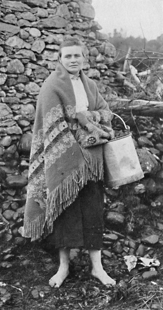 En bondflicka i Killarney, Irland, 1912 av Unbekannt