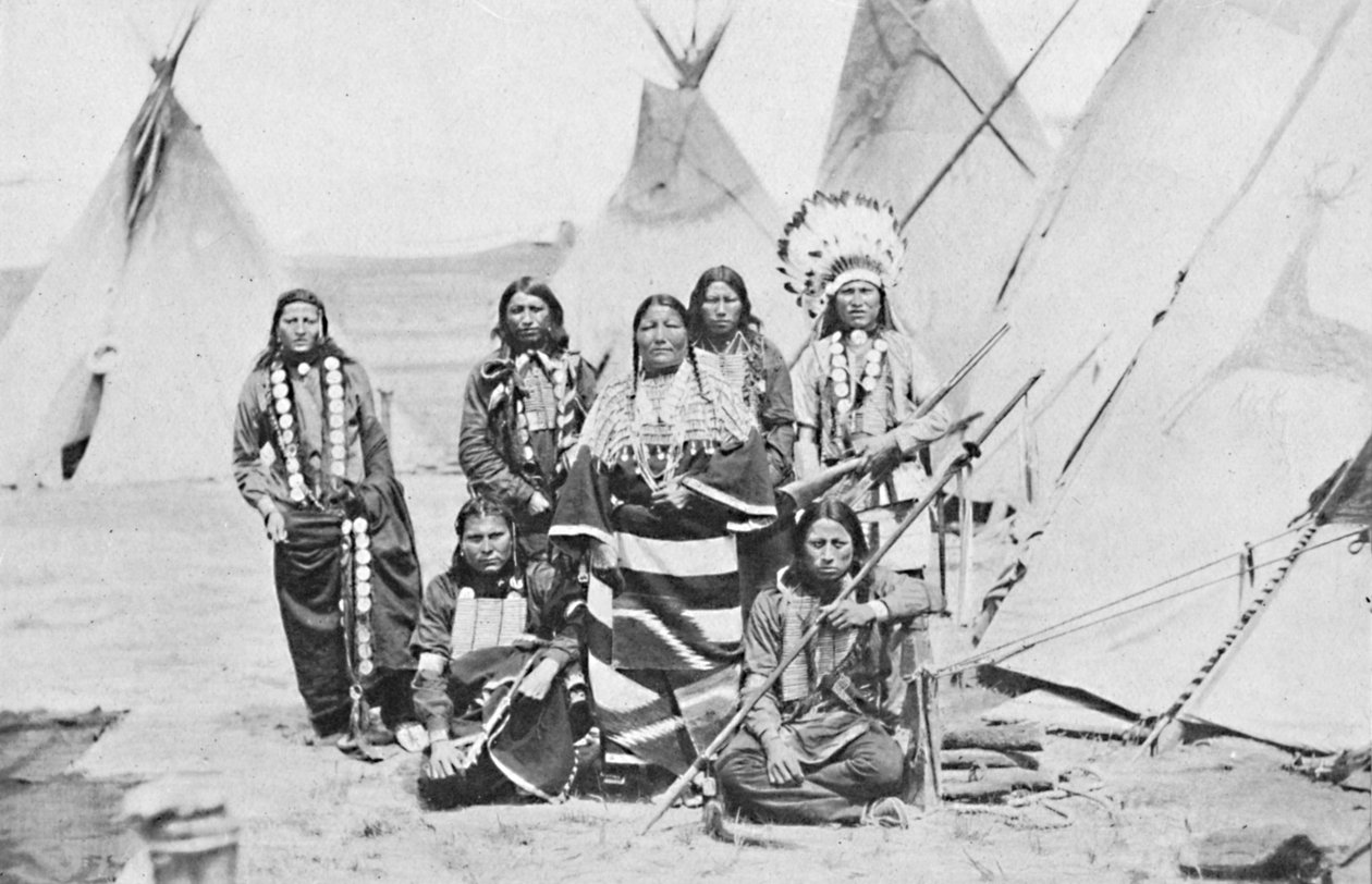 En indianhövding och squaws, 1912 av Unbekannt