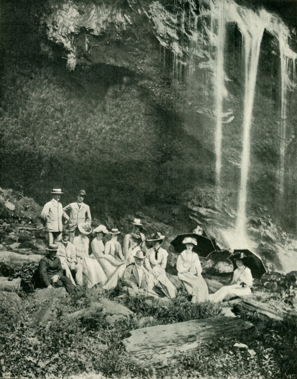 En picknickfest vid Maracas Falls, Trinidad, med Sir A. Moloney och Party, 1902. av Unbekannt