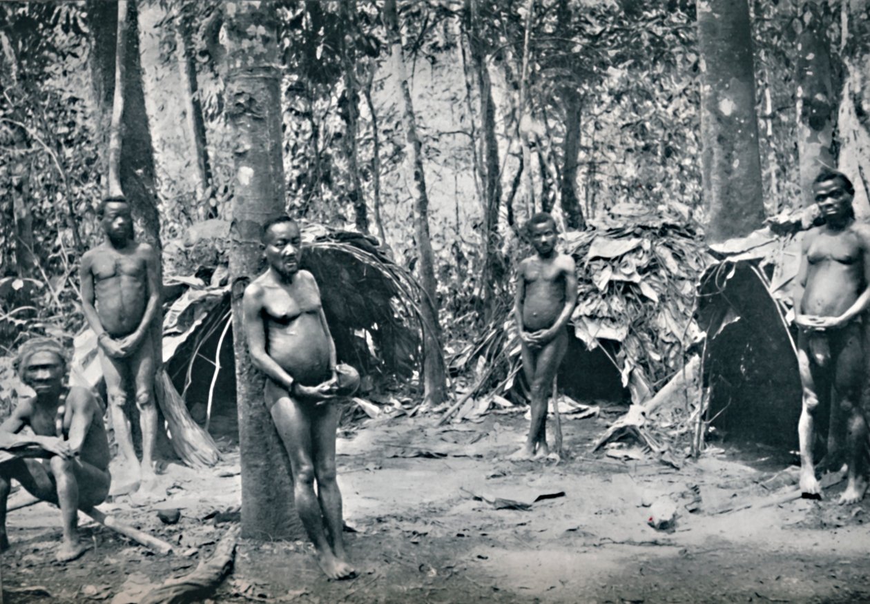En pygméby, nordöstra Kongobassängen, 1912 av Unbekannt