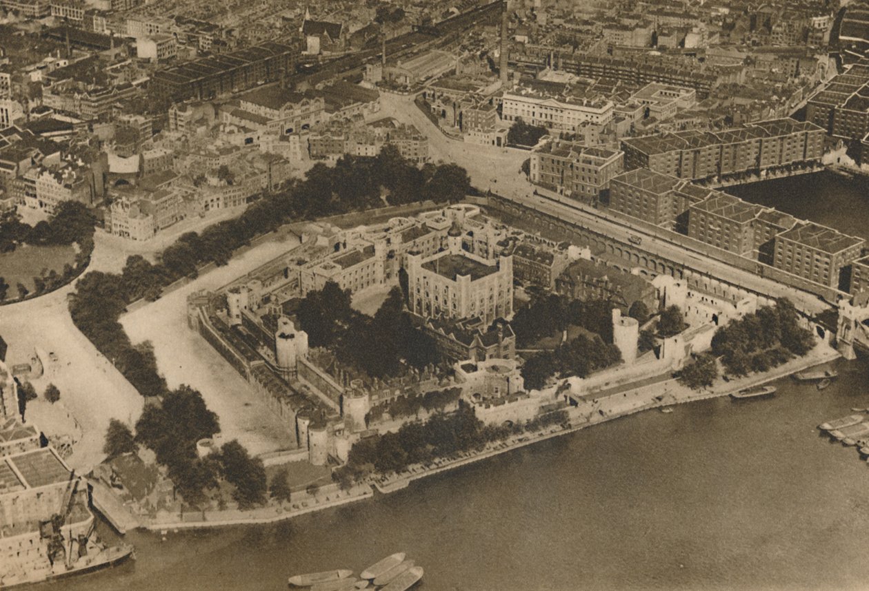 A View of His Fort Unimagined By William The Conqueror: The Tower from the Air, c1935. av Unbekannt