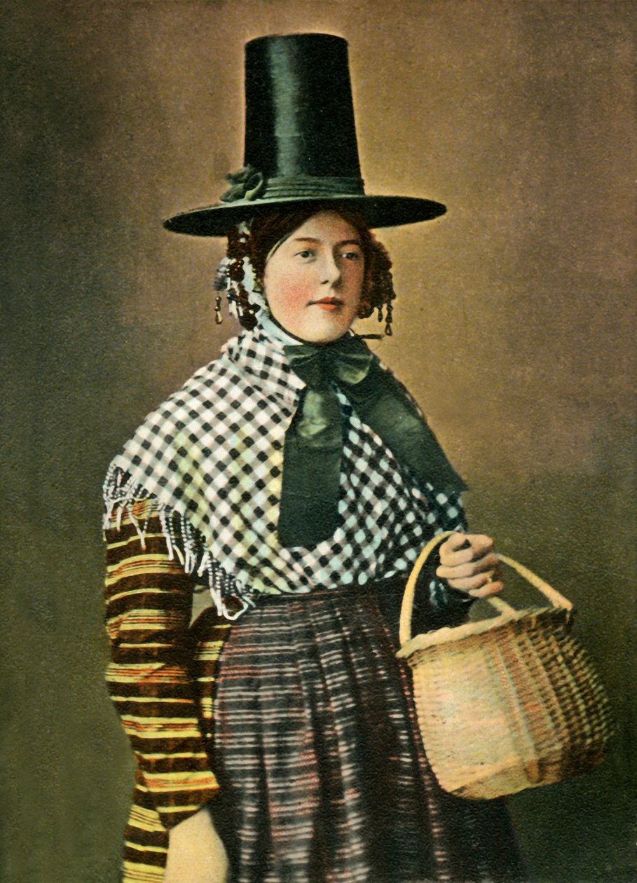 En walesisk kostym, c1904. av Unbekannt