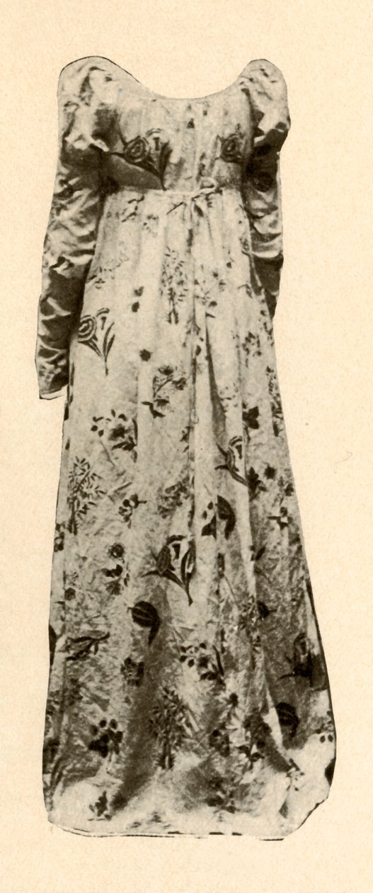 En klänning av brunglaserad chintz, buren av Madame Chevalier, c1795, 1937. av Unbekannt