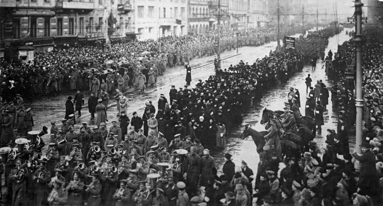 En sorgceremoni för februarirevolutionens offer, Ryssland, 5 april 1917 av Unbekannt