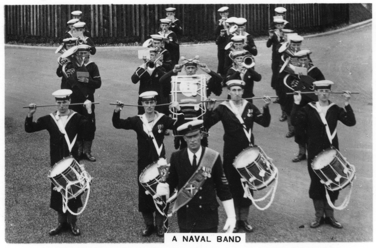 Ett marinband av HMS Vernon shore etablering i Portsmouth, 1937 av Unbekannt