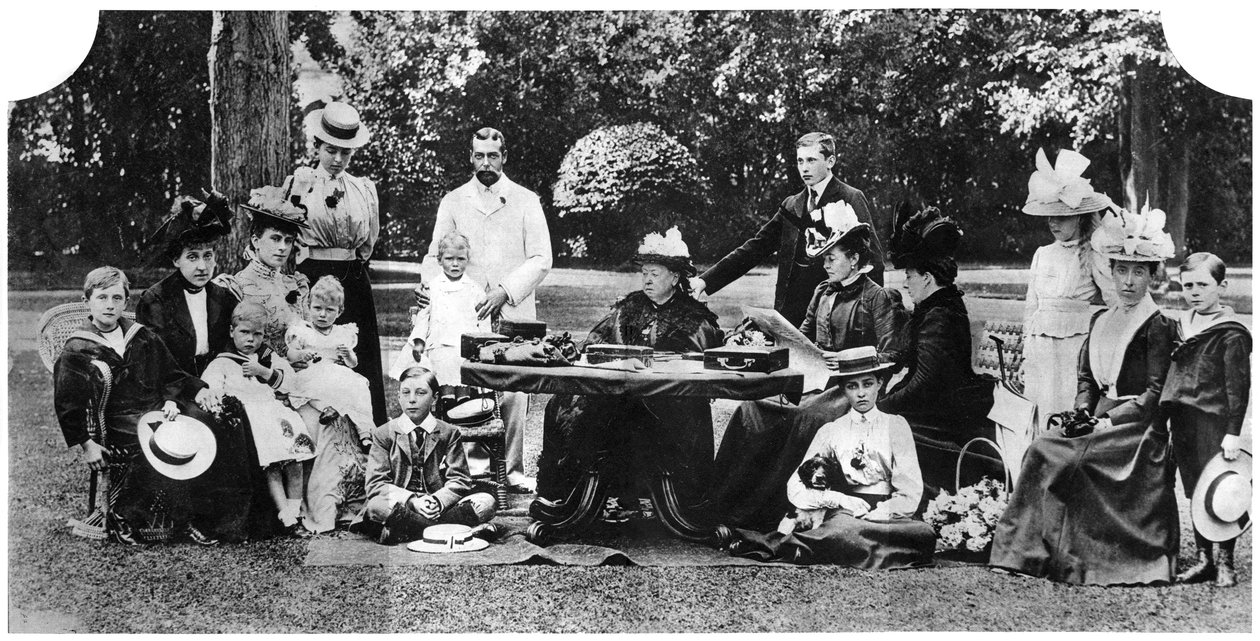 En kunglig familjefest på Osborne House, Isle of Wight, c1890-1900, 1935 av Unbekannt