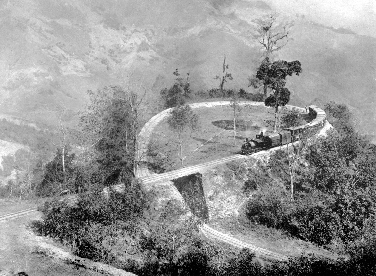 En enda slinga i Darjeeling Himalayan Railway, Indien, c1910 av Unbekannt