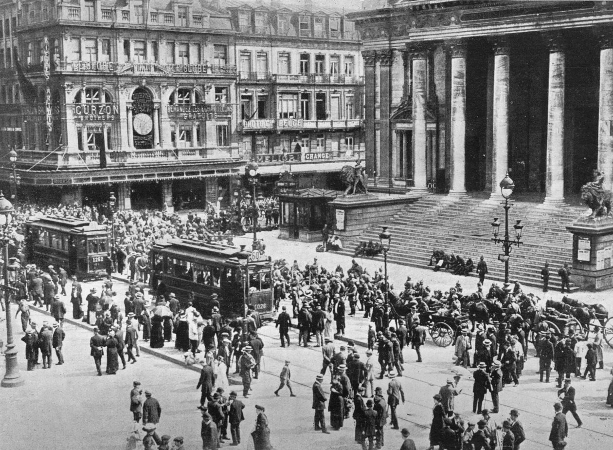 Utsikt över börsen under de tyska truppernas passage, 1914 av Unbekannt