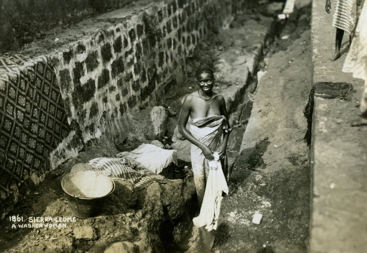 En tvättkvinna, Sierra Leone, 1900-talet av Unbekannt