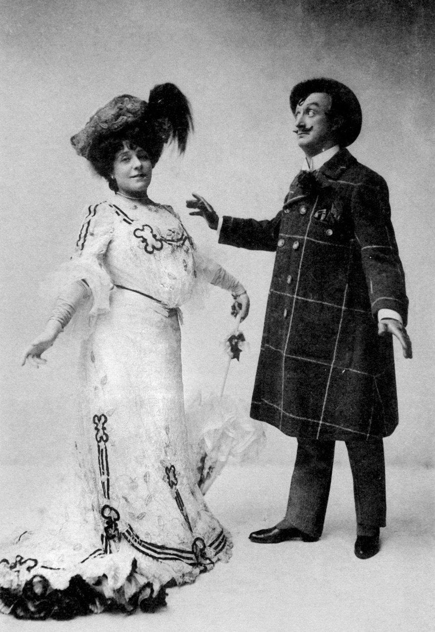 Ada Blanche och JR Hale i en scen från The Medal and the Maid, 1909 av Unbekannt