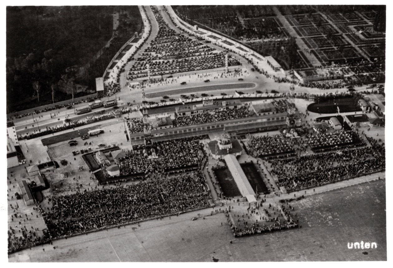Flygfoto över Berlin Tempelhof flygplats, Tyskland, från en Zeppelin, c1931 1933 av Unbekannt