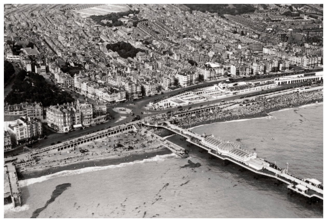 Flygfoto över Brighton, Sussex, från en Zeppelin, 1931 1933 av Unbekannt