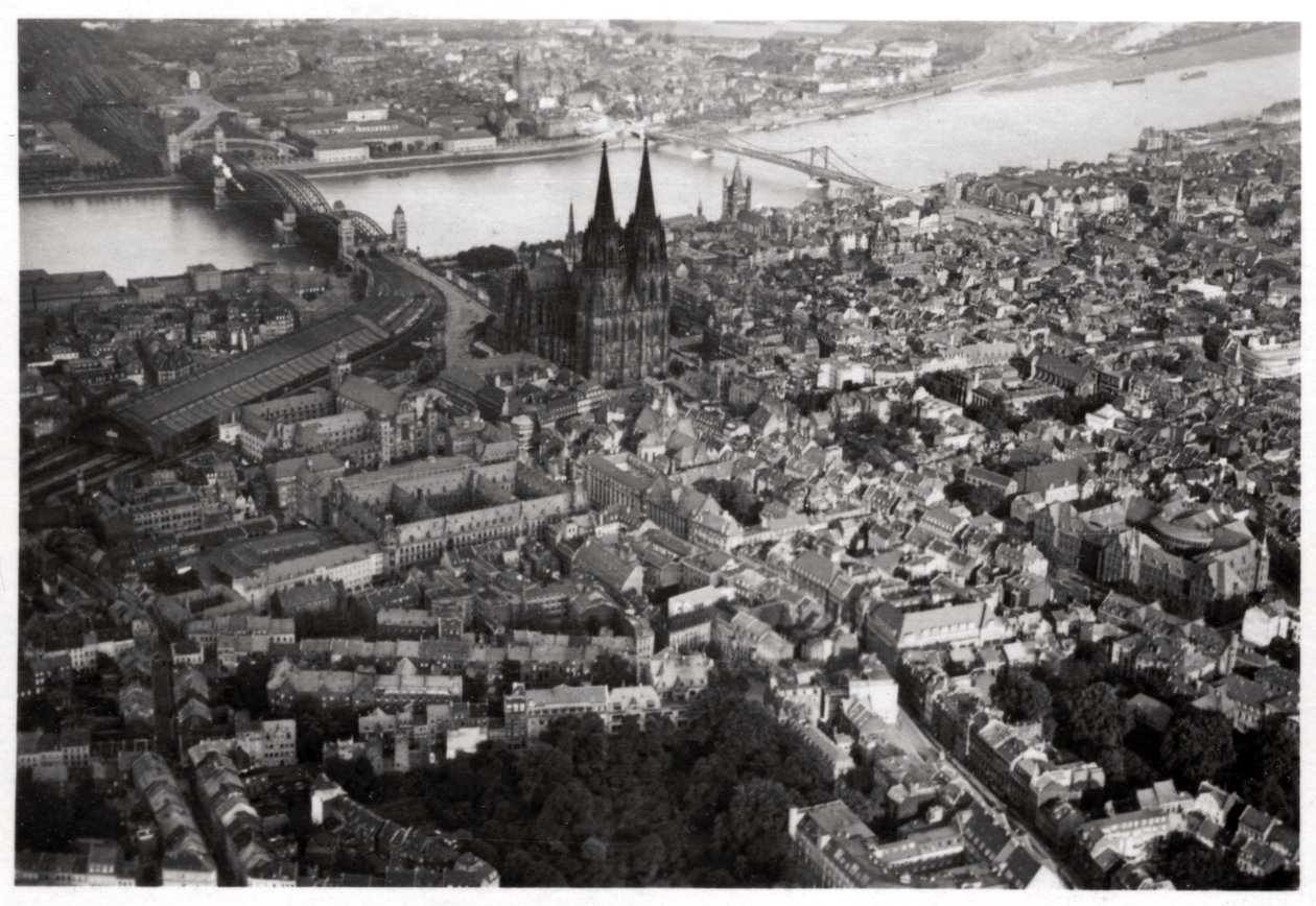 Flygfoto över Köln, Nordrhein-Westfalen, Tyskland, från en Zeppelin, c1931 1933 av Unbekannt
