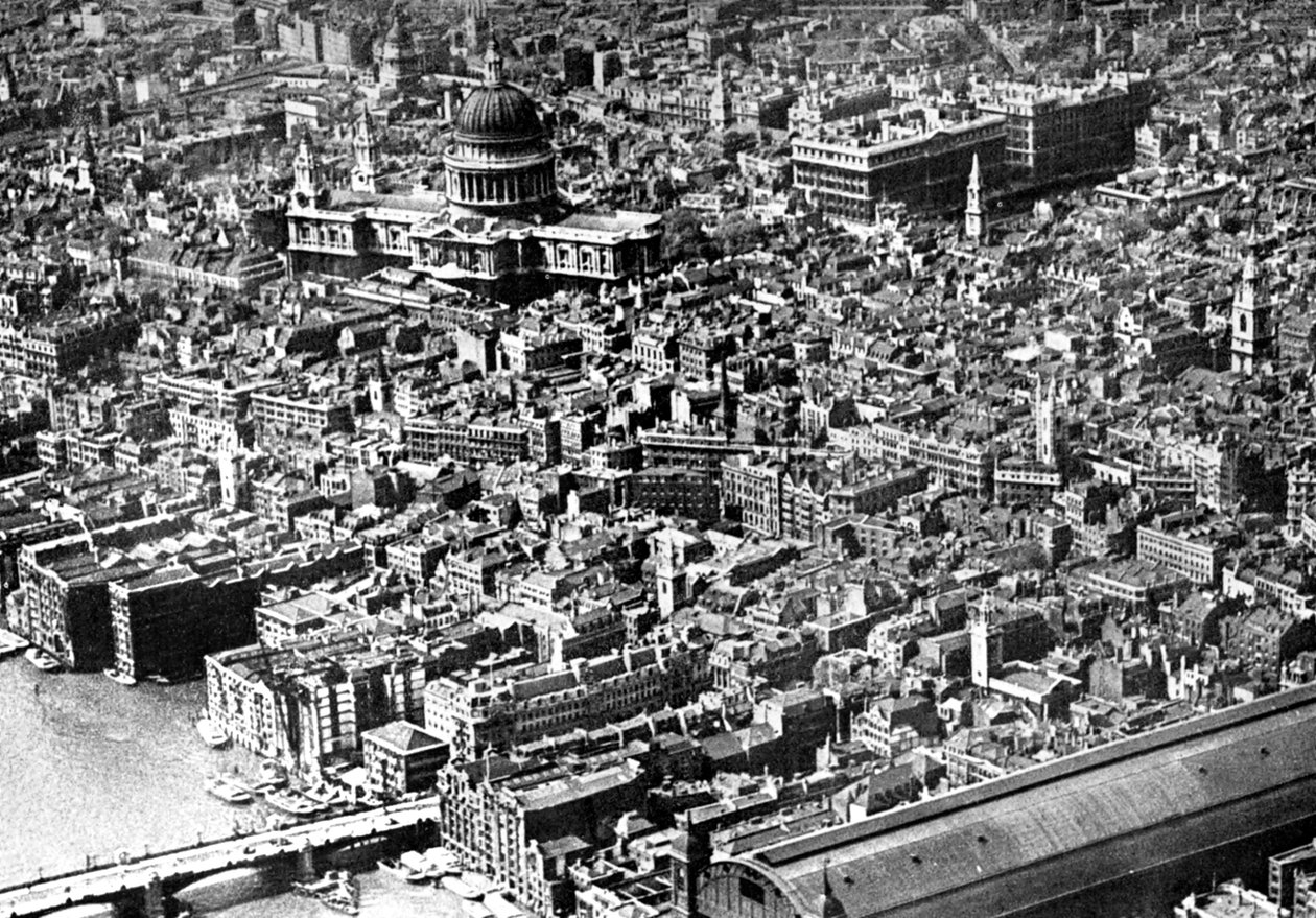 Flygfoto över London, som visar St Pauls Cathedral, 1926 av Unbekannt