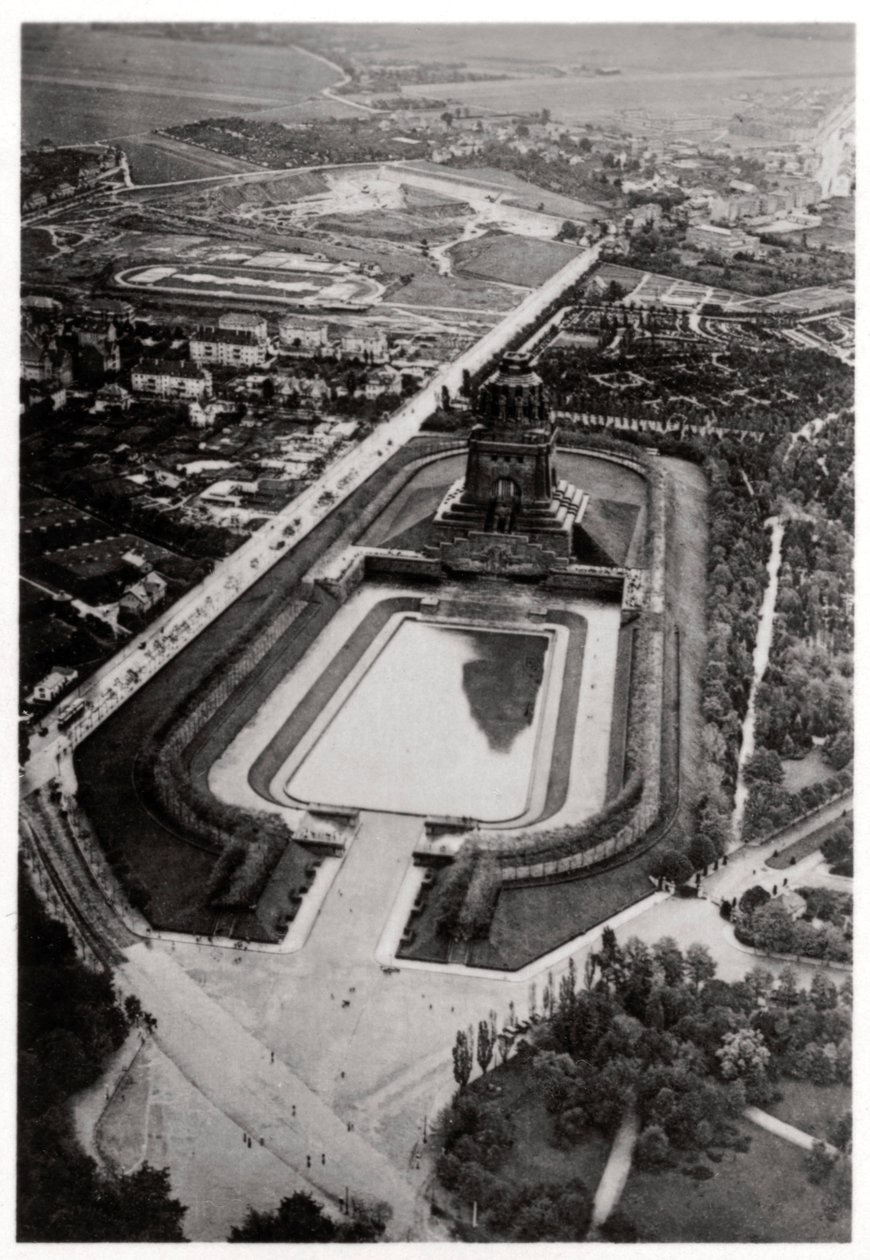 Flygfoto över Volkerschlachtdenkmal, Leipzig, Tyskland, från en Zeppelin, c1931 1933 av Unbekannt