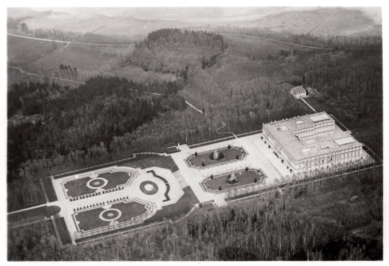 Flygfoto över Herrenchiemsee-palatset, Bayern, Tyskland, från en Zeppelin, c1931 1933 av Unbekannt