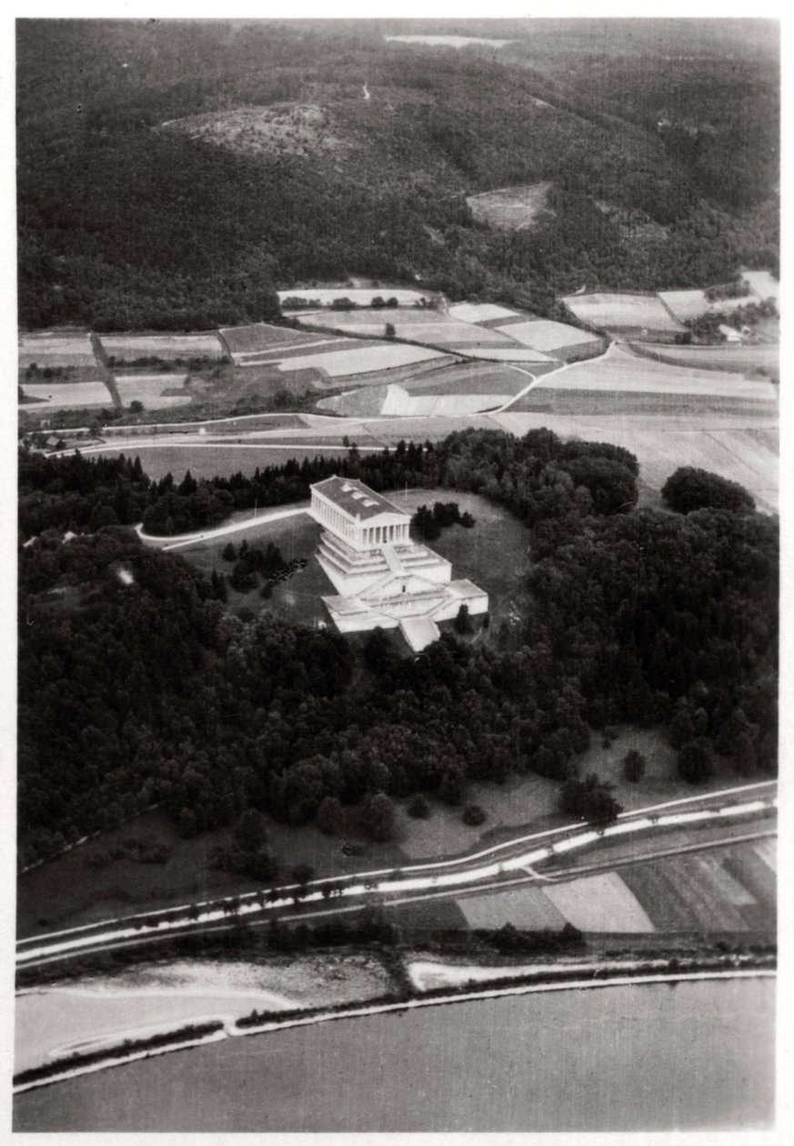 Flygfoto över Walhalla-templet, nära Regensburg, Tyskland, från en zeppelinare, c1931 1933 av Unbekannt