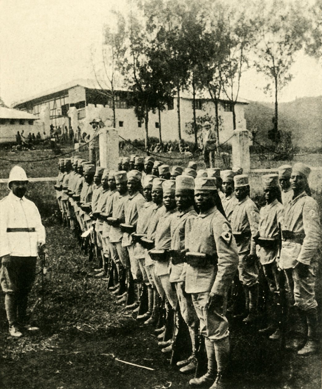 Afrikanska soldater som kämpar för Tyskland, första världskriget, 1914, c1920. av Unbekannt
