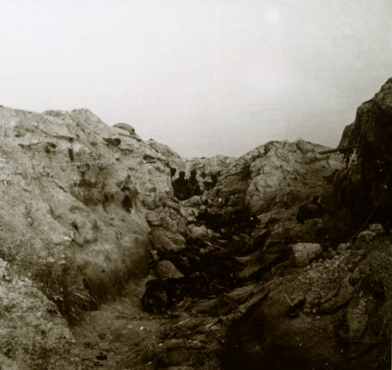 Efter attacken, Rozieres, Frankrike, c1914-c1918 av Unbekannt