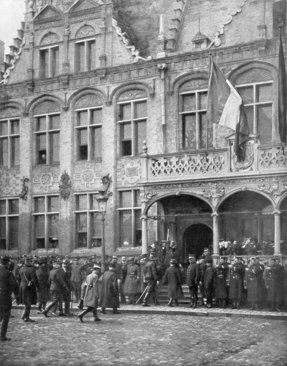 Albert I av Belgien och Frankrikes president Poincare träffas i Veurne, Belgien, den 1 november 1914. av Unbekannt