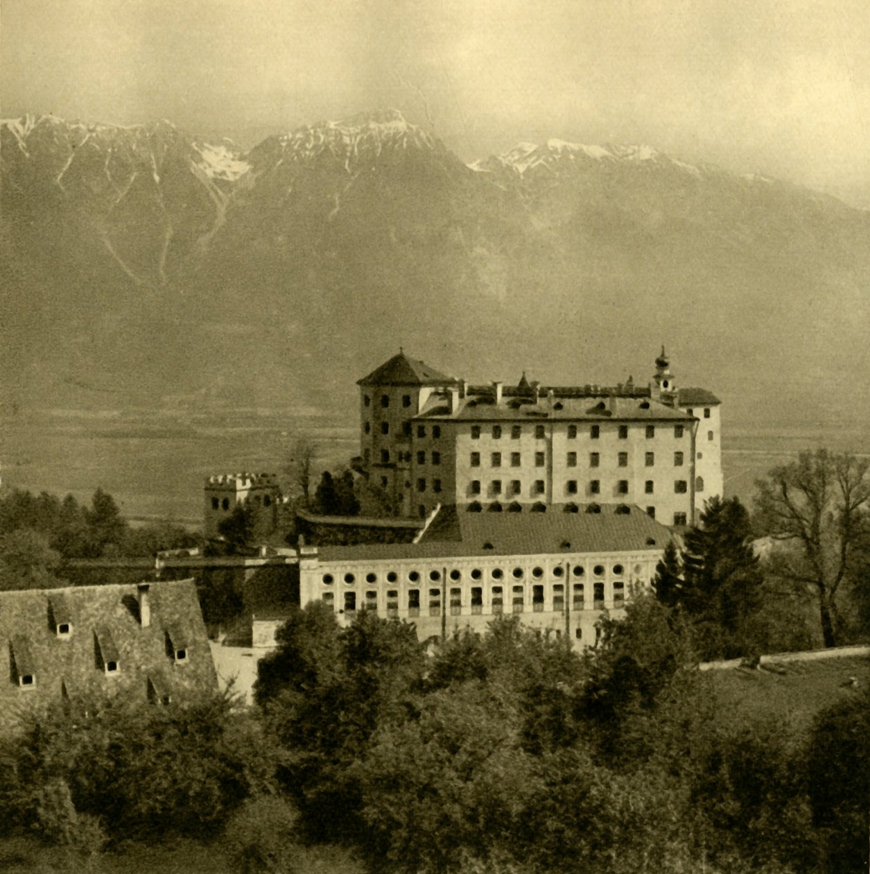 Ambras slott, Innsbruck, Tyrolen, Österrike, c1935. av Unbekannt