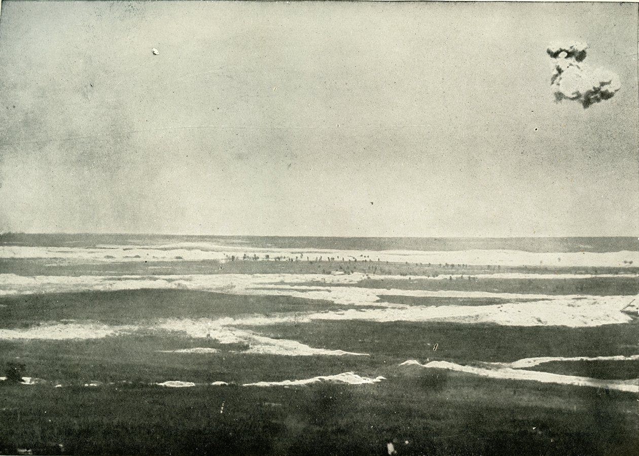 En infanteriattack på Somme, 1919. av Unbekannt