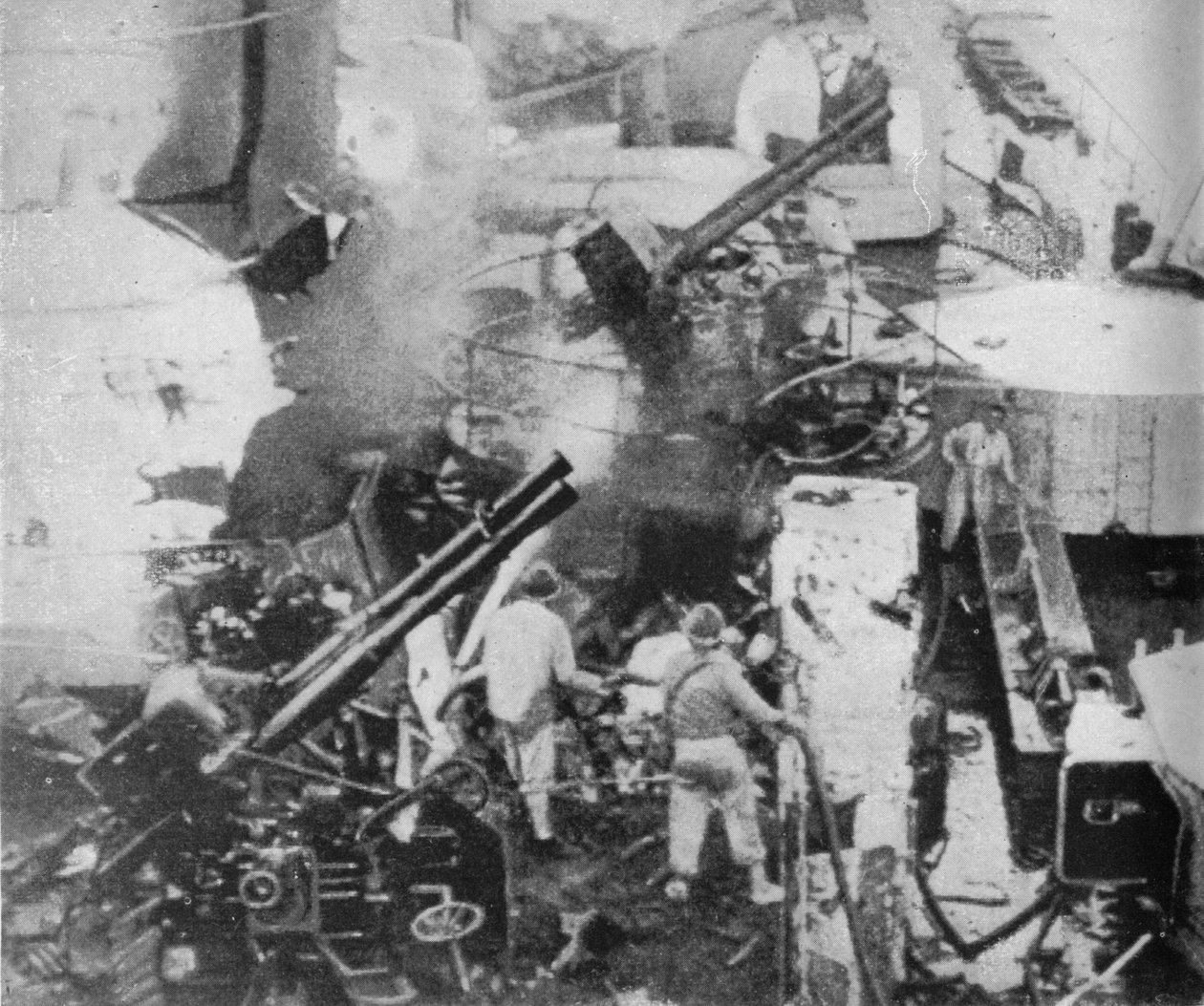 Ett italienskt slagskepp träffades, 1940 1943 av Unbekannt