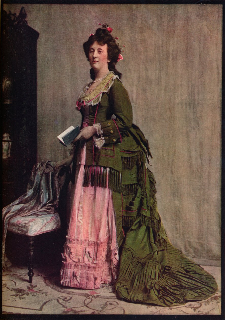 En eftermiddagsklänning av grönt och rosa siden. Mycket typiskt för lägena mellan 1868 och 1878, c1913 av Unbekannt