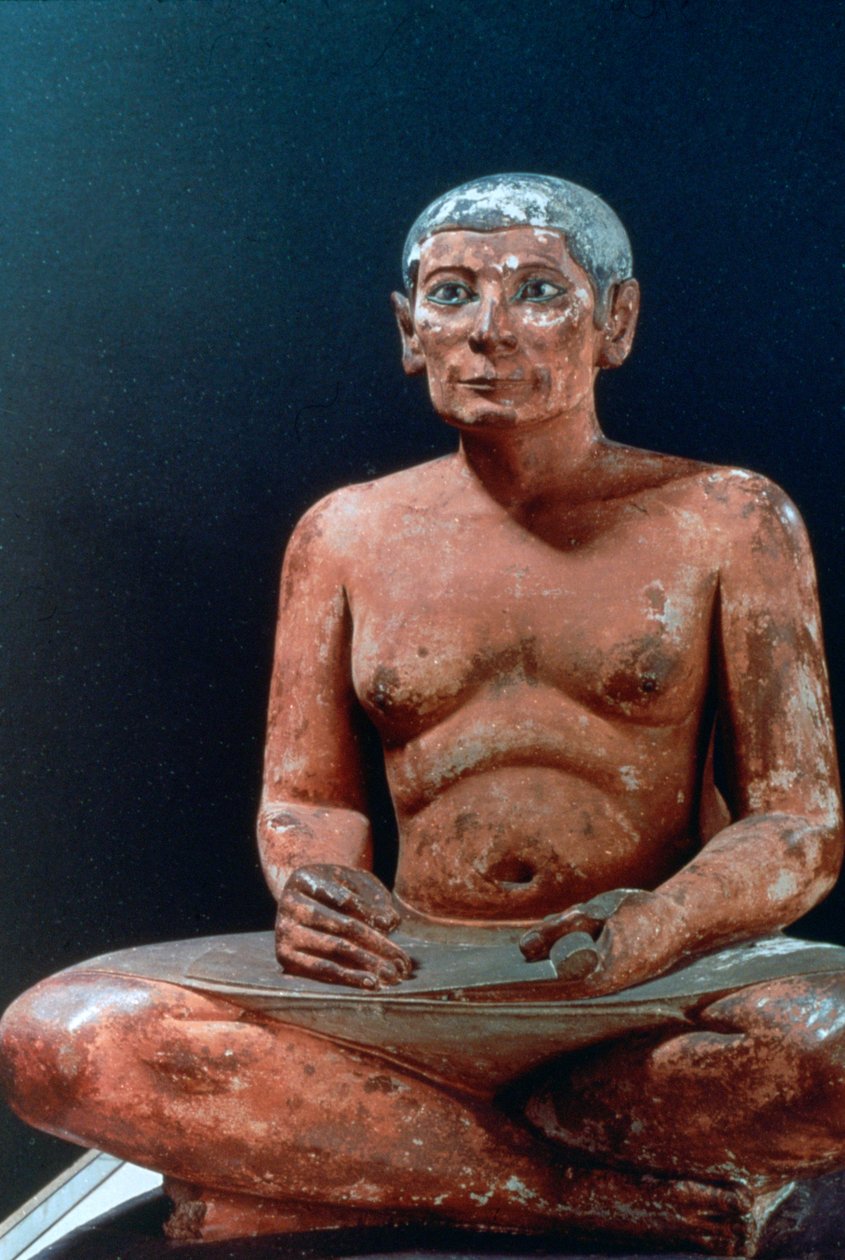 Forntida egyptisk figur av en sittande skrivare, 2400-talet f.Kr av Unbekannt