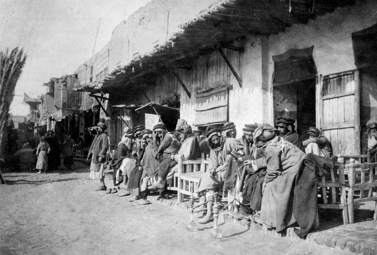 Arabiskt café, Kazimain, Irak, 1917-1919 av Unbekannt