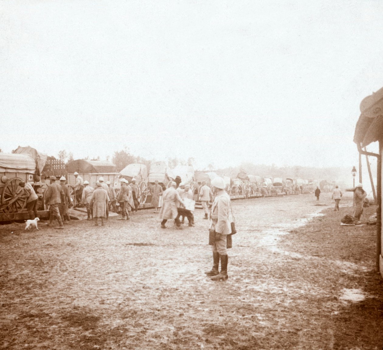 Anländer till Revigny, norra Frankrike, c1914-c1918 av Unbekannt