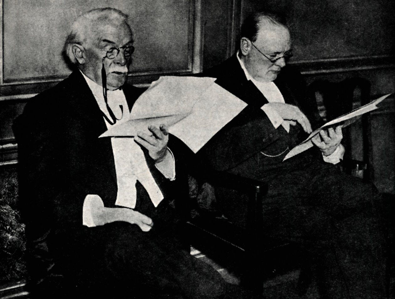 Vid en offentlig middag i Connaught Rooms, 20 november 1934, 1945. av Unbekannt