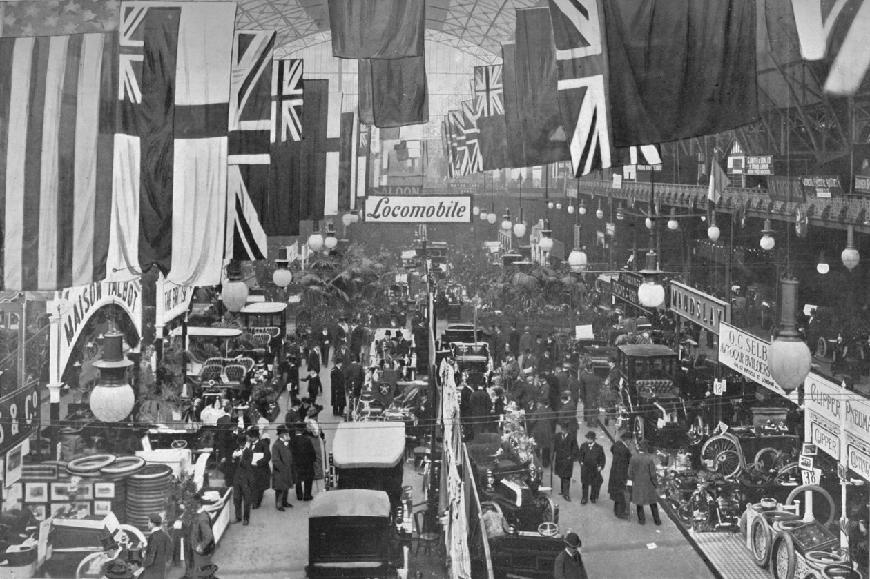 På en bilutställning, Agricultural Hall, Islington, London, 1902 1903 av Unbekannt