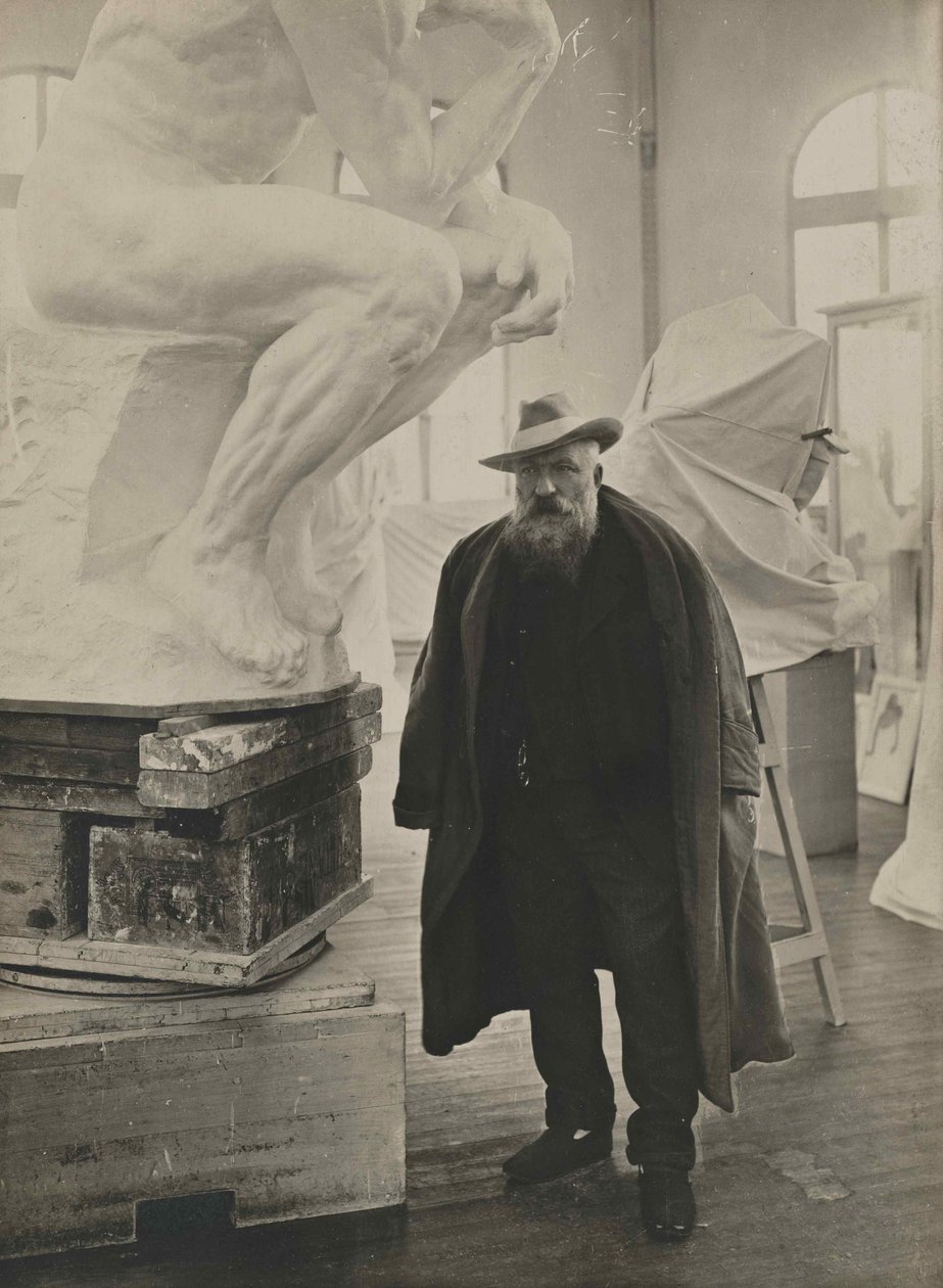 Auguste Rodin i sin studio. av Unbekannt