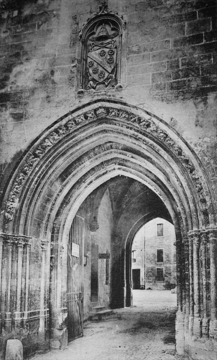 Avignon - Popes Palace. - Huvudingång. - Och heraldik av Clément VI, c1925 av Unbekannt