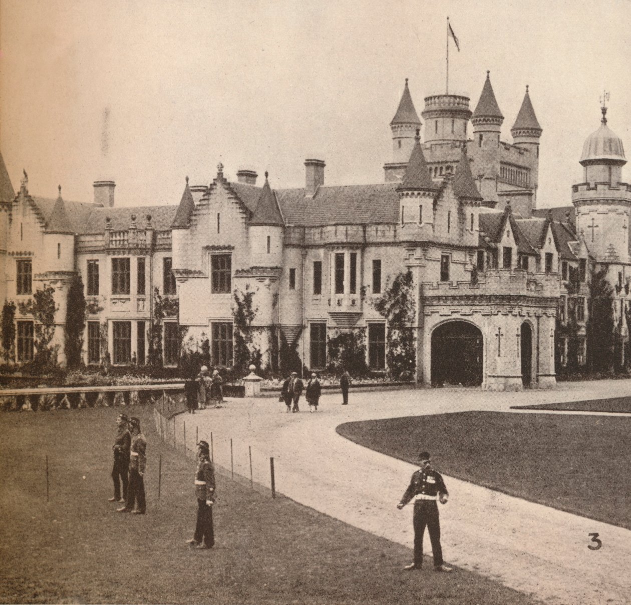 Balmoral Castle, Their Majesty Highland Home, c1916, 1935 av Unbekannt