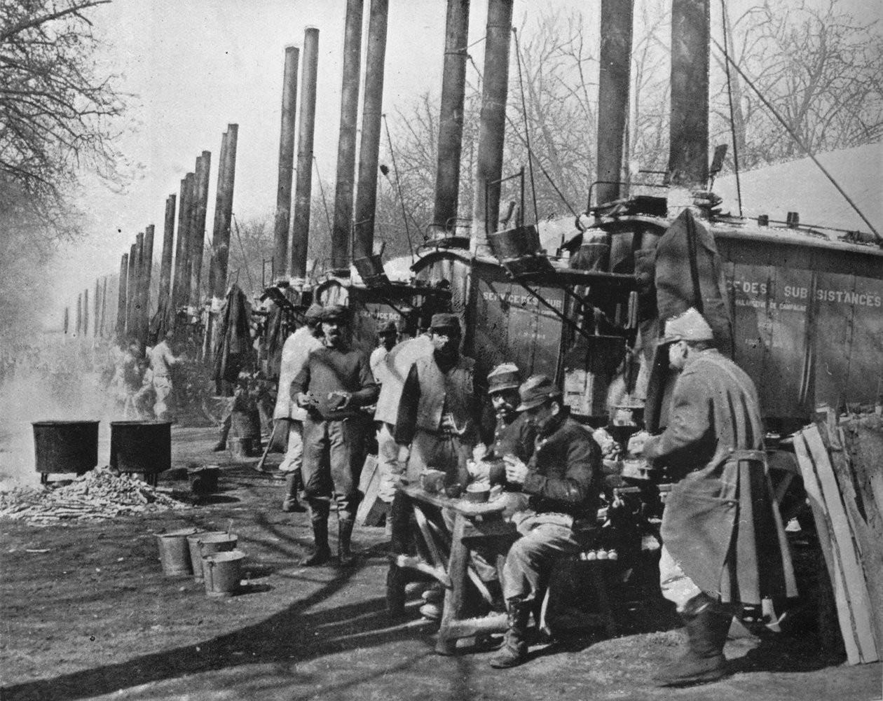 Bakom franska linjer, Fältkök kopplade till den franska armén, 1915 av Unbekannt