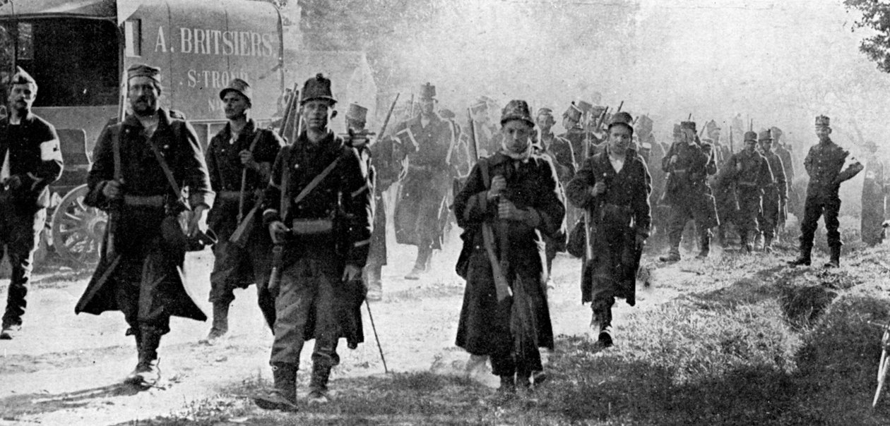 Belgiska trupper närmar sig stridsplatsen, första världskriget, 1914 av Unbekannt