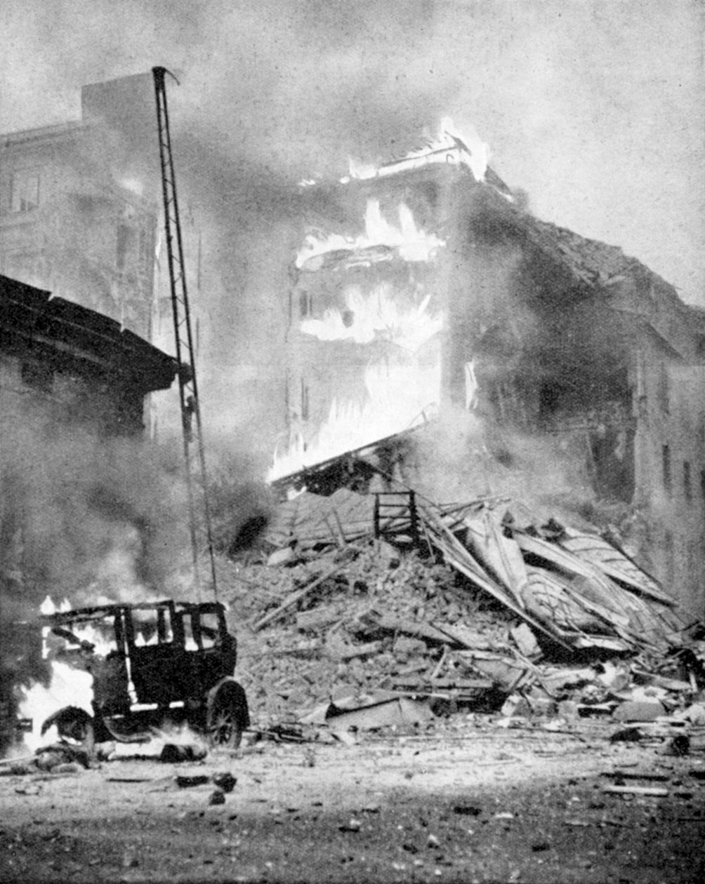 Bombning av Helsingfors av ryssarna, andra världskriget, c1940 av Unbekannt