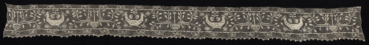 Kant med dubbelhövdade fåglar och vaser med vinstockar och blommor, 1800-talet. av Unbekannt