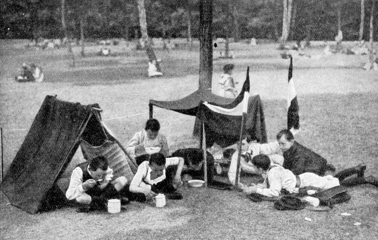 Boys camping, Berlin, Tyskland, 1922 av Unbekannt
