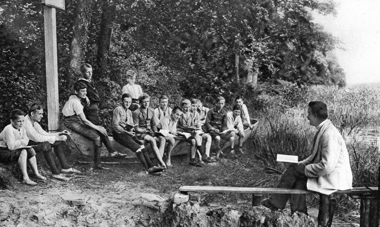 Pojkar som studerar naturen, Tyskland, 1922 av Unbekannt