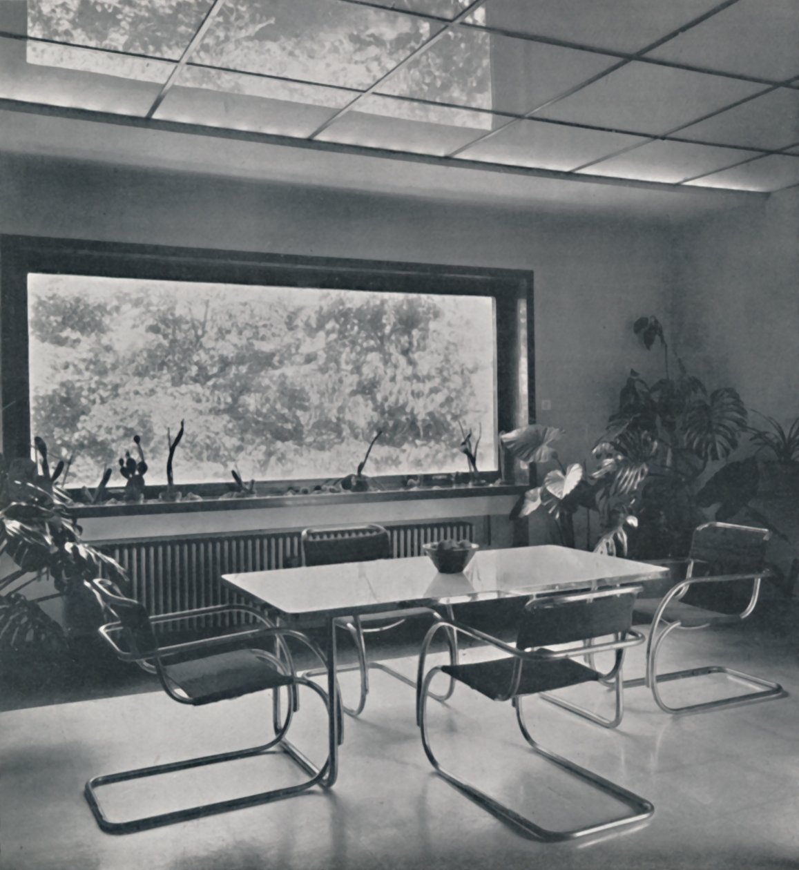 Frukostrum i ett hus i Bukarest av Rudolf Frankel, 1942 av Unbekannt