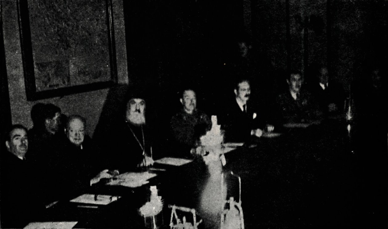 Brittiska och grekiska ministrar sammanträder i Aten, juldagen, 1944, 1945. av Unbekannt