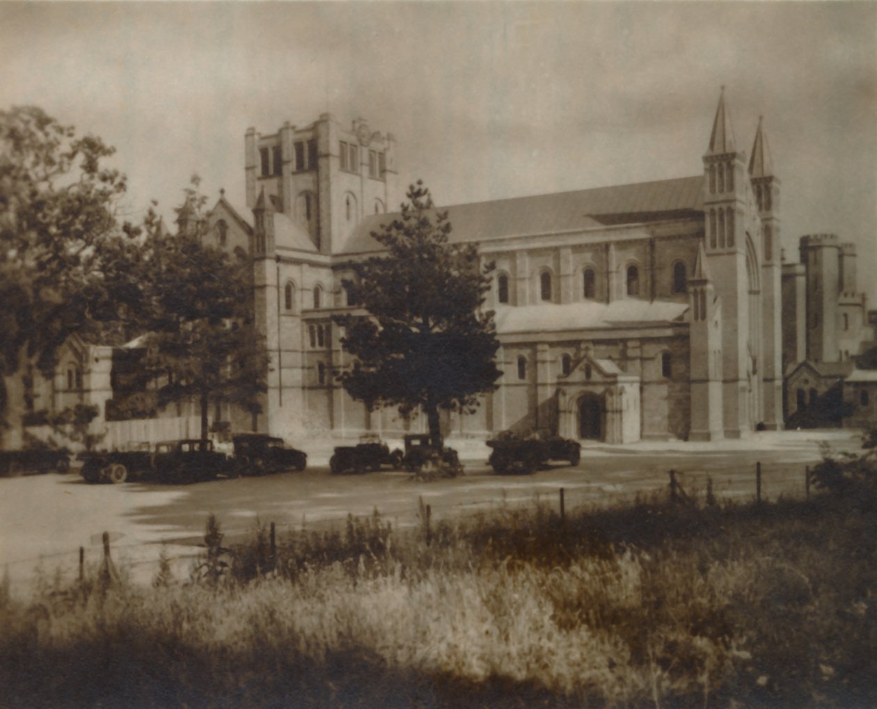 Buckfast Abbey Church, North View, sent 1800-tidigt 1900-tal av Unbekannt