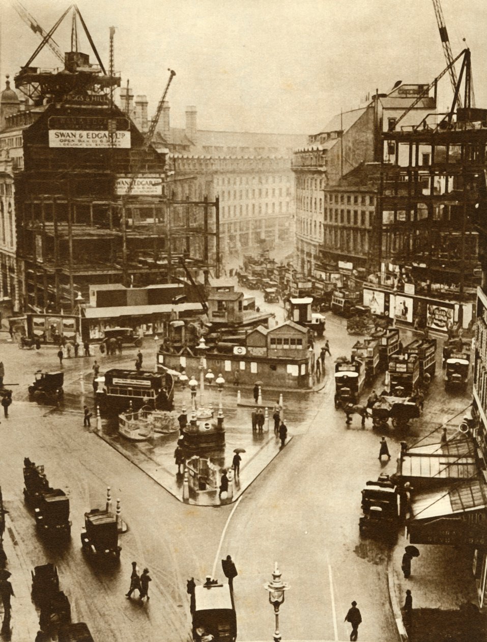 Byggnadsarbete vid Piccadilly Circus i London, 1926, 1935. av Unbekannt