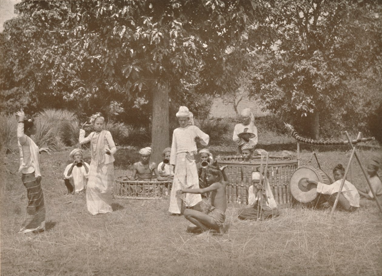 Burmesiska musiker och Pwe-dansare, 1900. av Unbekannt